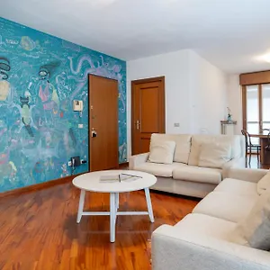  Apartment Spacious Bright Near City Center And Como Lake With Air Conditioning